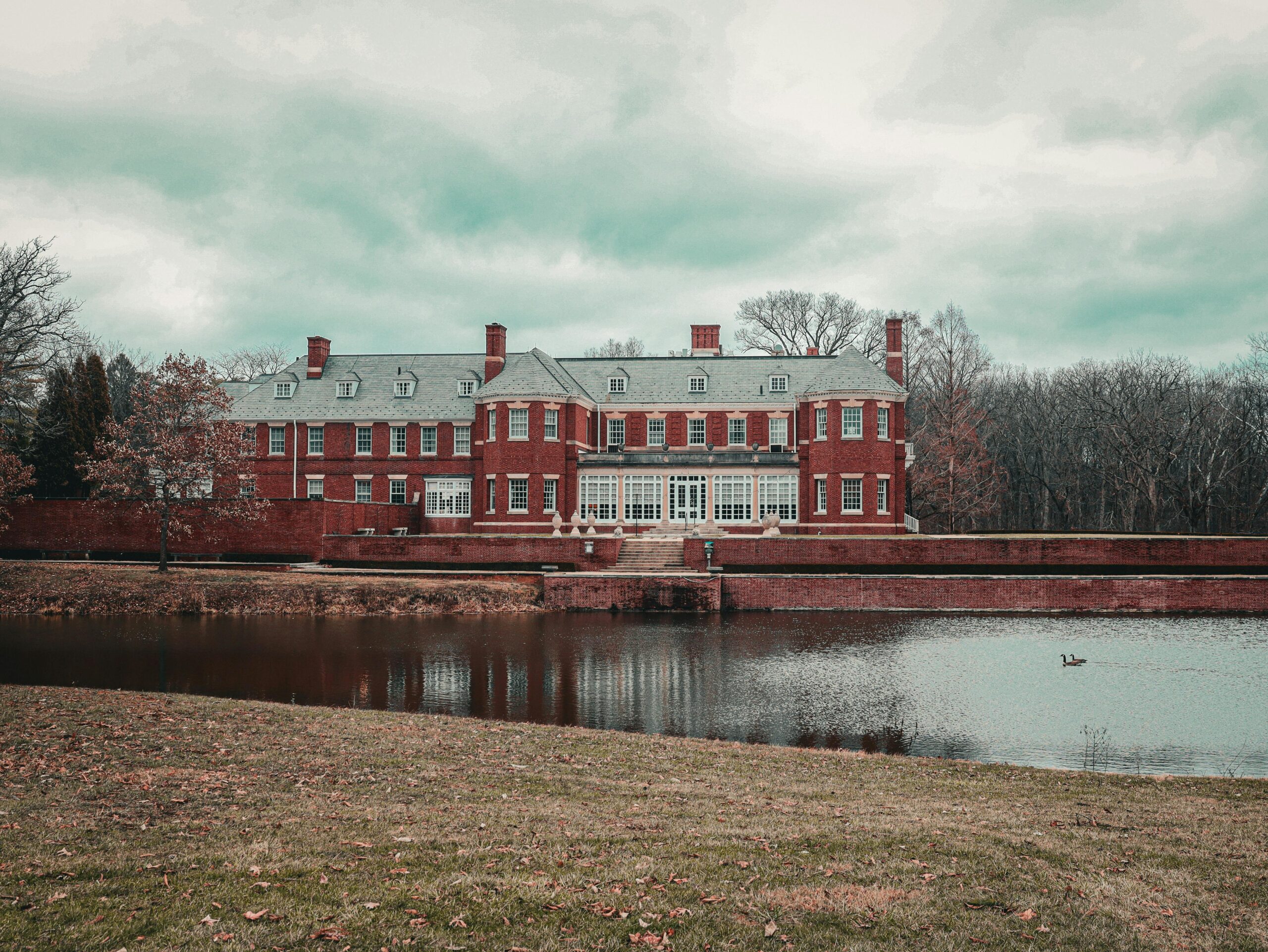 Free stock photo of dark and moody, historic mansion, house